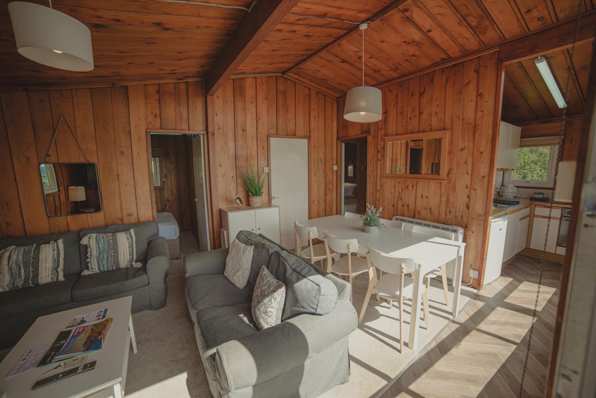 Timber Hill Self Catering Cedar Lodges Брод-Хейвен Экстерьер фото