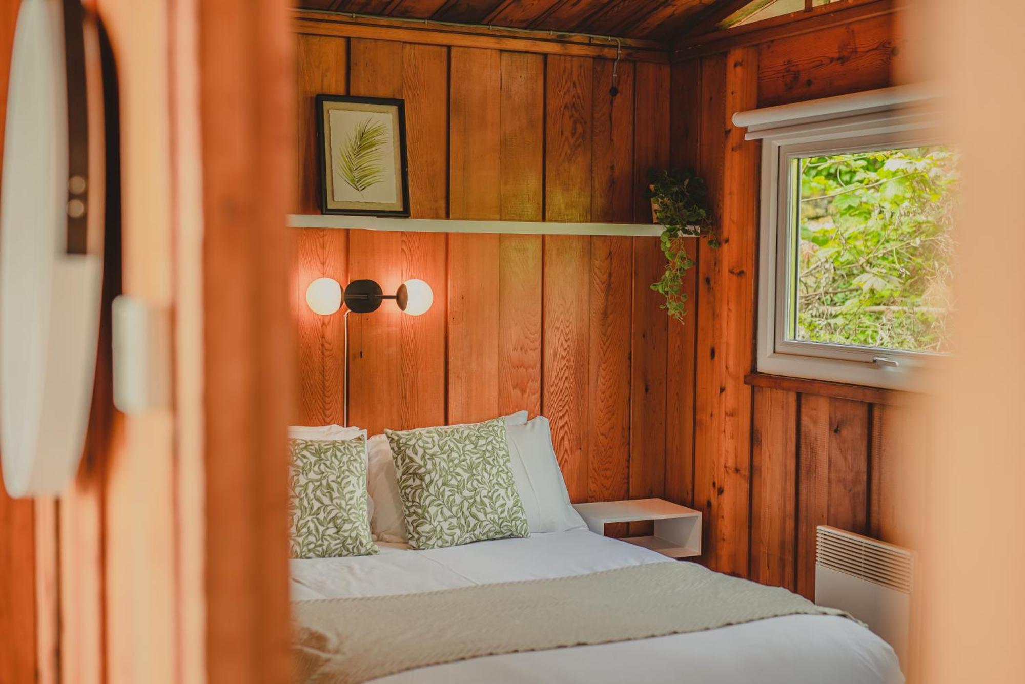 Timber Hill Self Catering Cedar Lodges Брод-Хейвен Экстерьер фото
